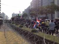 เลื่อนแถลงจำนำข้าว