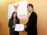 ช่องเอเอสทีวี ขอปรับตัวงดพิพากษ์ วิจารณ์การเมือง