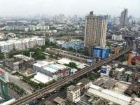 ตลาดอสังหาครึ่งปีหลังแข่งเดือด