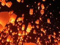 ล้อมคอมปล่อยโคมลอย